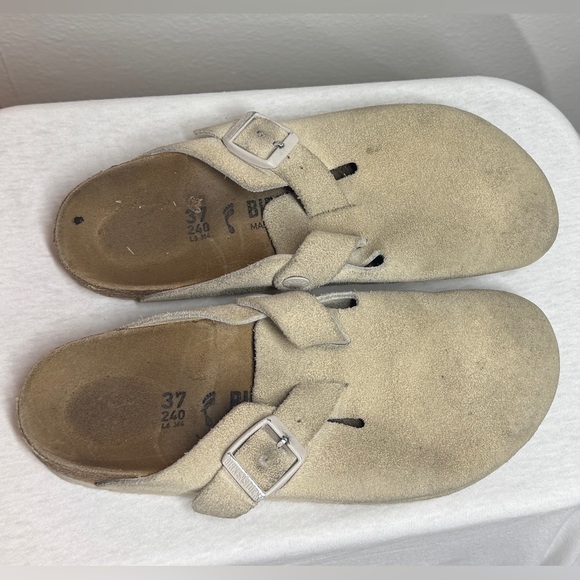 Birkenstock Shoes - Birkenstock Boston Cream Soft Suede Leather Buckle Clogs Size 37 US Women’s 6.5